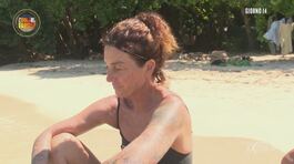 Chiacchiere tra donne in riva al mare thumbnail