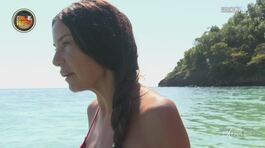 Alessia Fabiani analizza la comunicazione tra i Naufraghi thumbnail