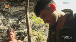 Jey Lillo apre un cocco thumbnail