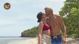 Confidenze e tenerezze tra Omar Fantini, Teresanna Pugliese e i loro cari thumbnail