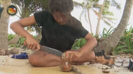 Jasmin Salvati apre il suo primo cocco thumbnail