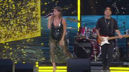 Alessandra Amoroso in "Cose stupide" e "Serenata" thumbnail