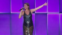 Alessandra Amoroso in "Comunque andare" e "Vivere a colori"