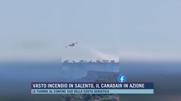 Vasto incendio in Salento, il canadair in azione thumbnail