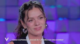 L'augurio per il futuro di Özge Özpirinççi thumbnail