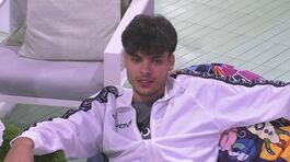 Simone De Bianchi: "Avevo i genitori più belli del mondo, poi mi sono dovuto far forza" thumbnail