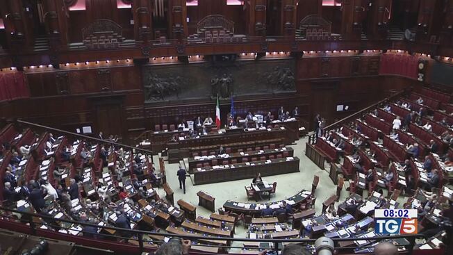 https://static2.mediasetplay.mediaset.it/Mediaset_Italia_Production_-_Main/F314202201781C01/media/24/88/3c58ad6c-0150-4607-9827-c8344591f325/8907ed9d-9797-4e24-a97a-4433c965243c.jpg