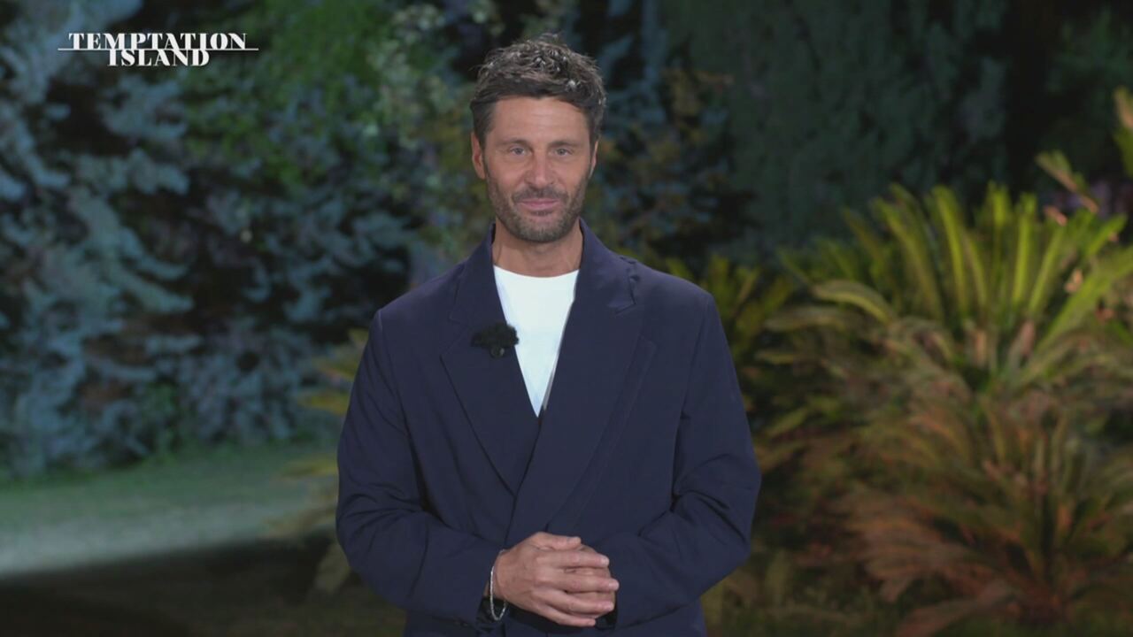 Temptation Island 2026, i saluti finali di Filippo Bisciglia: “Grazie a voi che ci seguite, con affetto. E grazie a Maria, instancabile lavoratrice” | Video Witty Tv