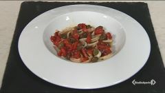 Calamari, peperoni e olive