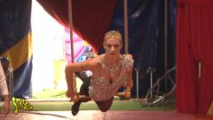 Michelle Hunziker trapezista perfetta