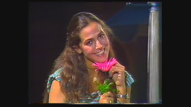 Barbara d'Urso canta "Dolceamaro" a Superclassifica Show 1980
