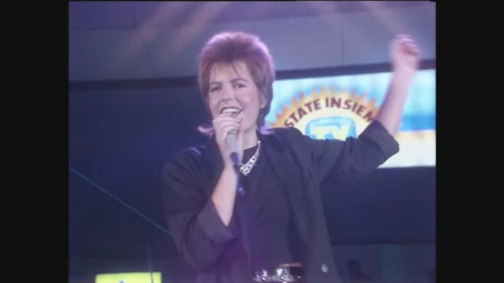 Ivano Fossati Canta La Musica Che Gira Intorno A Vota La Voce Play Cult Video Mediaset Play Ivano fossati pubblicato nel 1983 come prima traccia de le città di frontiera. ivano fossati canta la musica che gira