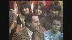 Alberto Sordi spiega il valzer a Popcorn