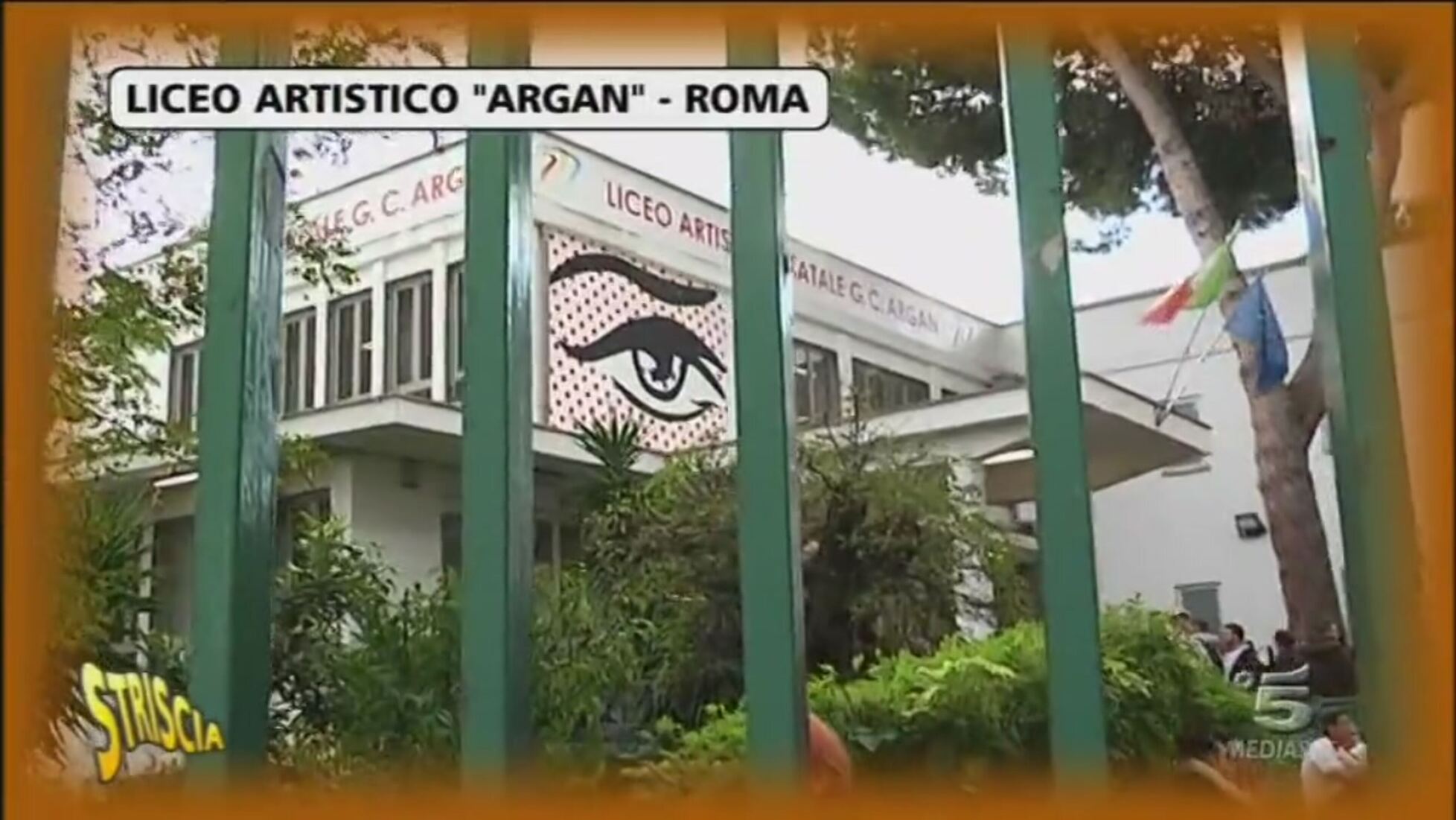 Malascuola A Roma Striscia La Notizia Video Mediaset Infinity