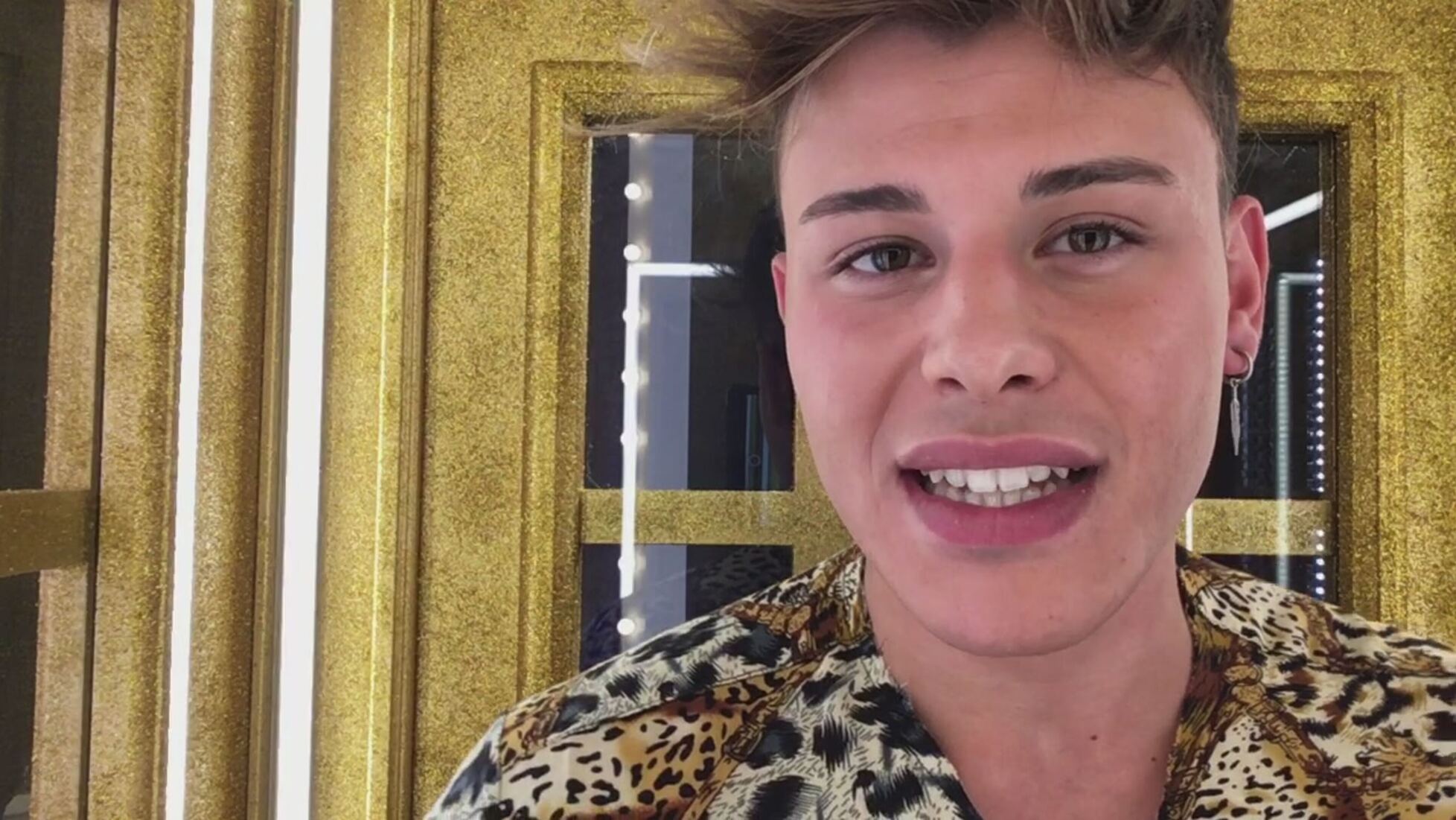 Domenica Live: La cabinagold di... Manuel Dosio Video | Mediaset Infinity