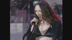 Marina Rei canta "Pazza di te" a Un disco per l'estate 1996