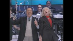 Monica Vitti canta con Alberto Sordi "Ma 'ndo vai (se la banana non ce l'hai)"