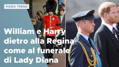 William e Harry dietro al feretro della Regina come ai funerali di mamma Diana