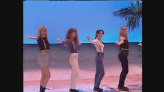 Non è la Rai 1994, le ragazze dedicano un balletto ad Ambra Angiolini