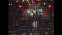 Gli Status Quo cantano "Something 'bout you baby I like" a Popcorn 1981