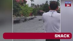 Filippine, villaggio investito da un fiume di detriti vulcanici e fango