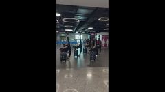 Le azzurre della ritmica verso Parigi: coreografia in aeroporto!
