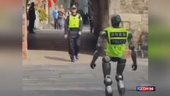 Cina, arrivano i robot umanoidi in aiuto della polizia