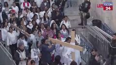 Gerusalemme, decine di fedele in corteo per la Via Crucis