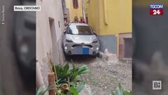Turisti restano incastrati con l'auto seguendo il navigatore
