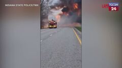Usa, camion in fiamme in autostrada: il grosso incendio e la motrice carbonizzata