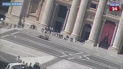 Papa Francesco, l'afflusso dei fedeli a San Pietro: le immagini dall'elicottero della polizia