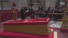 I giocatori della Roma rendono omaggio a Papa Francesco