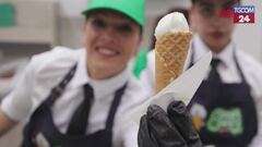 Napoli, un cono di mozzarella contro i dazi di Trump