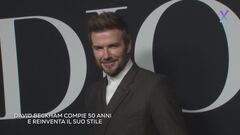 David Beckham compie 50 anni e reinventa (ancora) il suo stile David Beckham compie 50 anni e reinventa (ancora) il suo stile