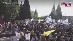 Israele, proteste contro il governo fuori dalla Knesset a Gerusalemme