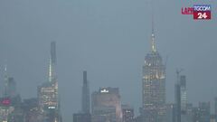 New York, l'Empire State Building si illumina d'oro e di bianco per Papa Leone XIV