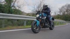BMW F900 R 2025: la bicilindrica si rinnova