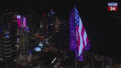 I grattacieli di Doha si tingono dei colori Usa per la visita di Trump