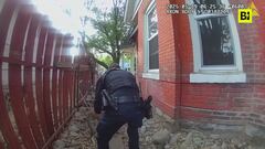 Il canguro domestico scappa da casa: le immagini della bodycam del poliziotto che lo insegue