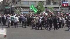 Teheran, gli iraniani si radunano per protestare contro l'attacco israeliano