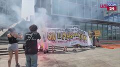 Milano, il corteo contro la speculazione edilizia