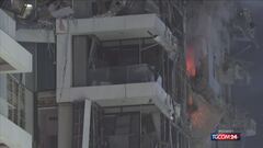 Israele sotto attacco, palazzo in fiamme a Tel Aviv