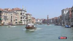 Venezia, le nozze di Bezos tra star e proteste: attivisti pronti a manifestare