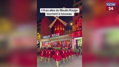 Parigi, dopo oltre un anno dal crollo tornano le pale del Moulin Rouge