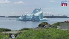 Canada, gigantesco iceberg si disintegra davanti alla costa di Twillingate