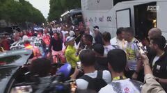 Pogacar imbattibile, gran festa per il quarto Tour de France