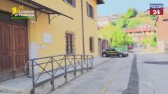 Coltivava cannabis in giardino: arrestata una 55enne nel Torinese