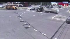 Usa, escavatore da 27 tonnellate fuori controllo si schianta a un incrocio stradale