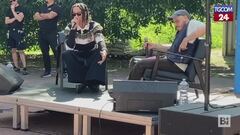 Dopo 18 anni Ghali torna nella sua scuola media: "Forse non lo capite, ma poter studiare è una fortuna"