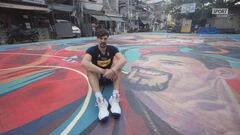 Simone Giannelli visita a Manila il murale a lui dedicato